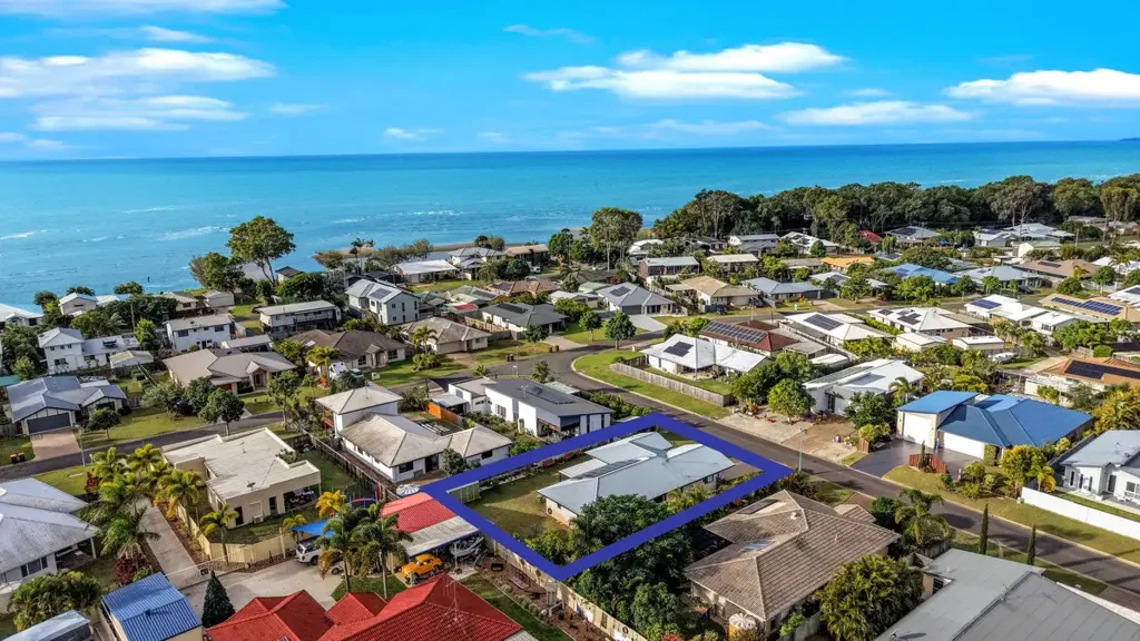 Toogoom 4ਬੈੱਡਰੂਮ Coastal Family Home With Side Access To Rear Yard