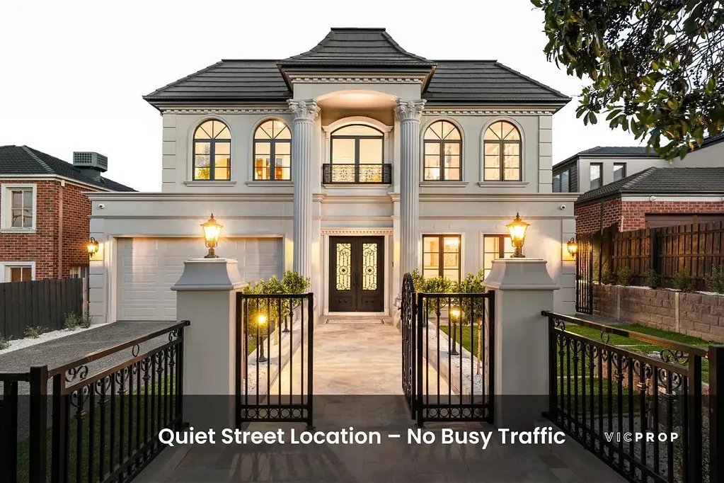 Balwyn North 5房 约61sqm豪华住宅 647sqm宅地 5间卧室带套间 硬木地板 双车库 学区房 精致设计 优越地段 Rare Opportunity in Balwyn High Zone – Space, Scale & Potential