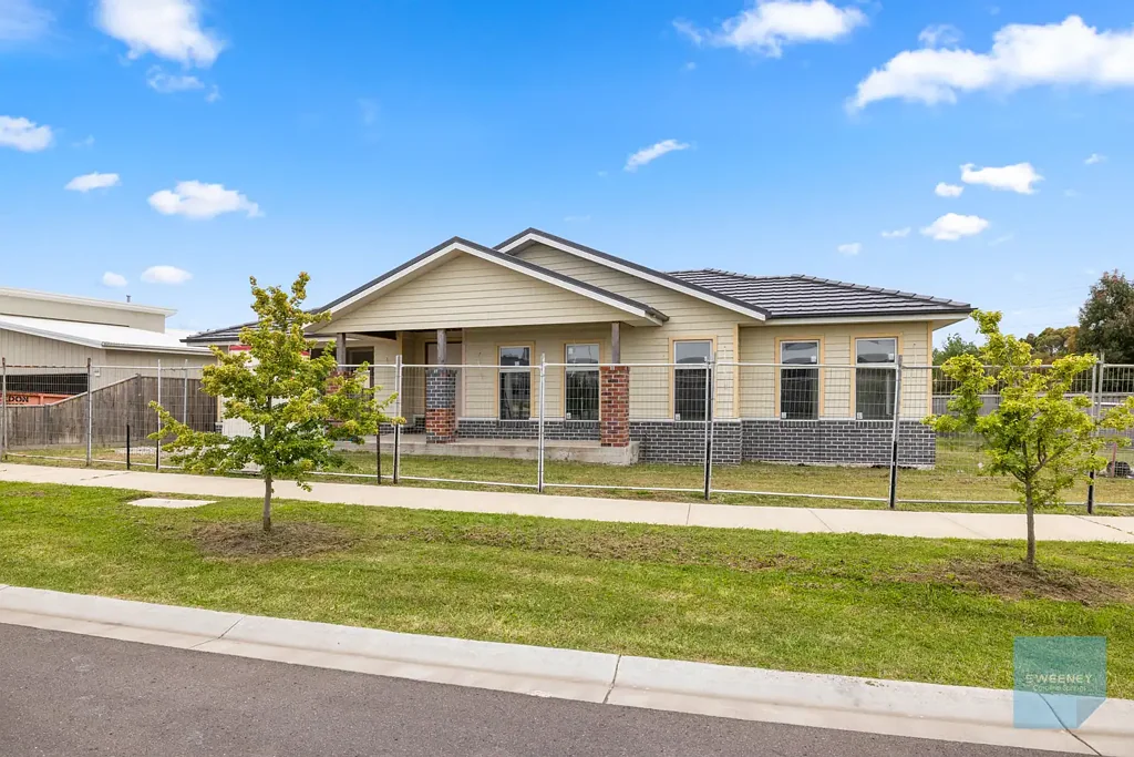 Gisborne 4ਬੈੱਡਰੂਮ Rare Opportunity - Finish Your Dream Home on 1,048sqm in the Heart of Gisborne!
