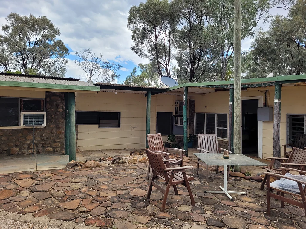 37 JIMS RETRT, Sapphire Central, QLD 4702
