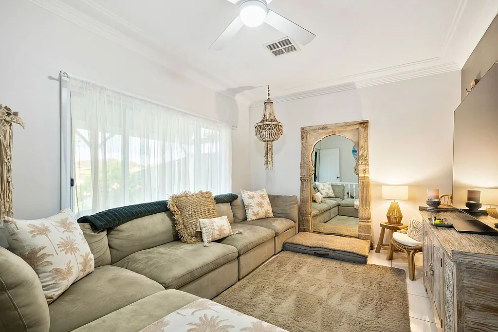 Barrack Heights 3침실 Coastal Charm Meets Modern Comfort