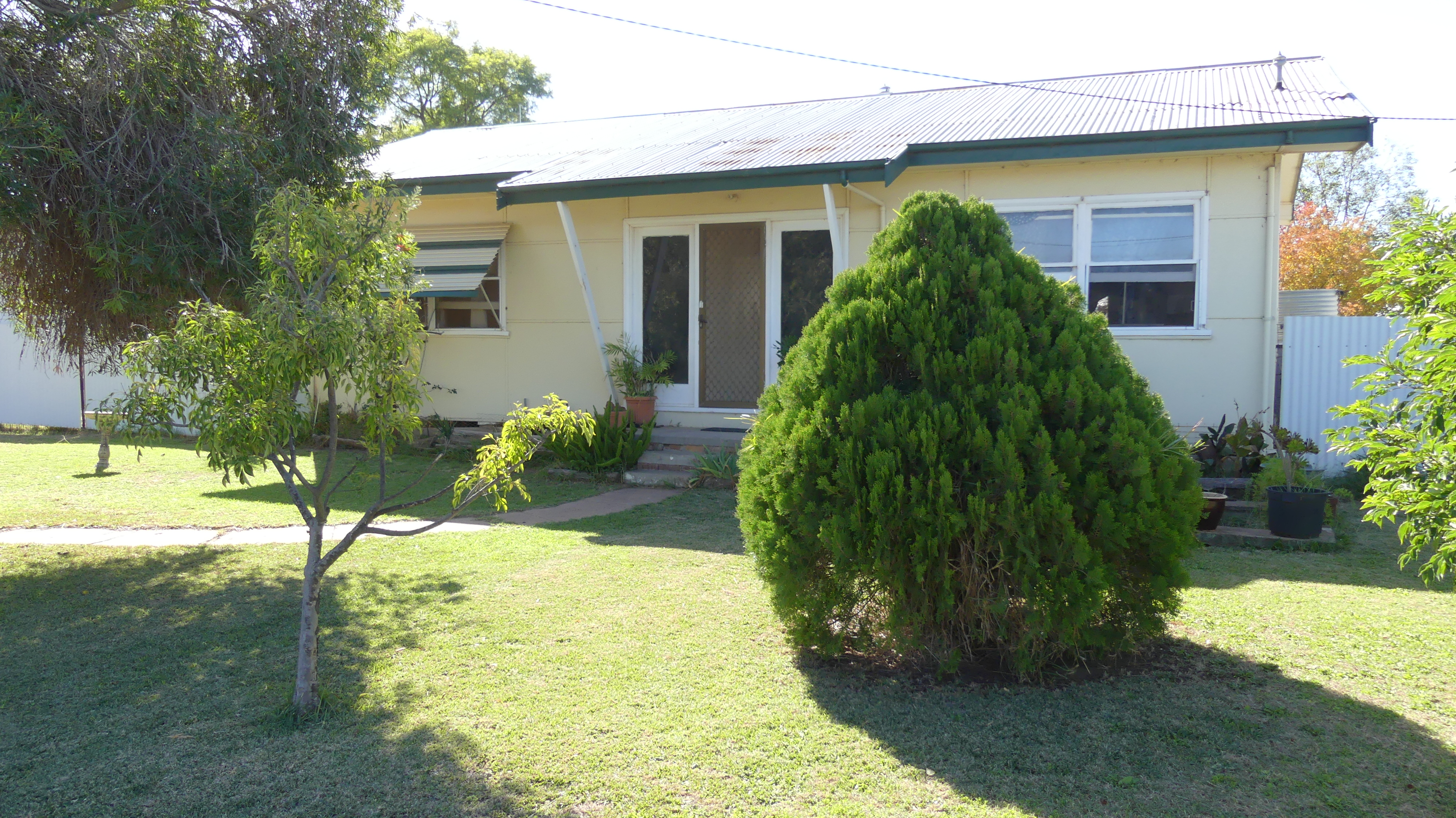 210 DUBBO ST, WARREN NSW 2824, 0 રૂમ, 0 બાથરૂમ, House