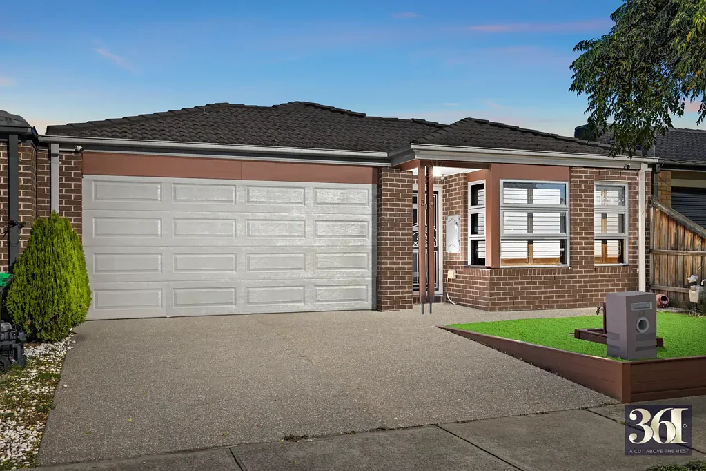 Tarneit 4ห้องนอน Stunning 4-Bedroom Family Home with Luxury Finishes, Spacious Layout, and Prime Location Near Davis Creek Primary School, Transport, and Childcare!!!