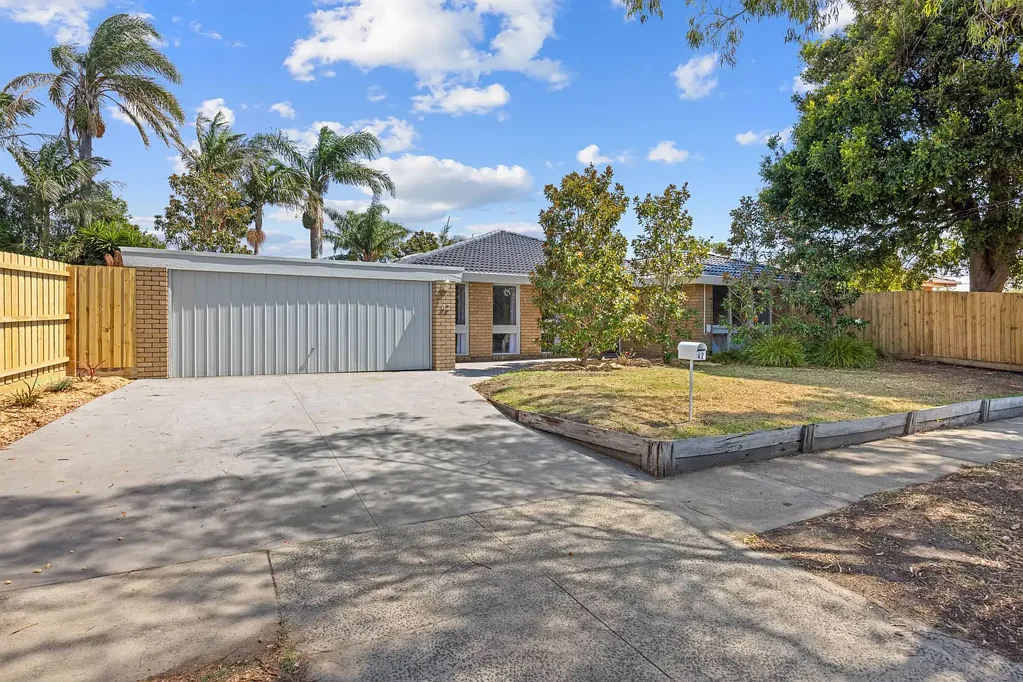 42 Barclay Avenue, Frankston, VIC 3199