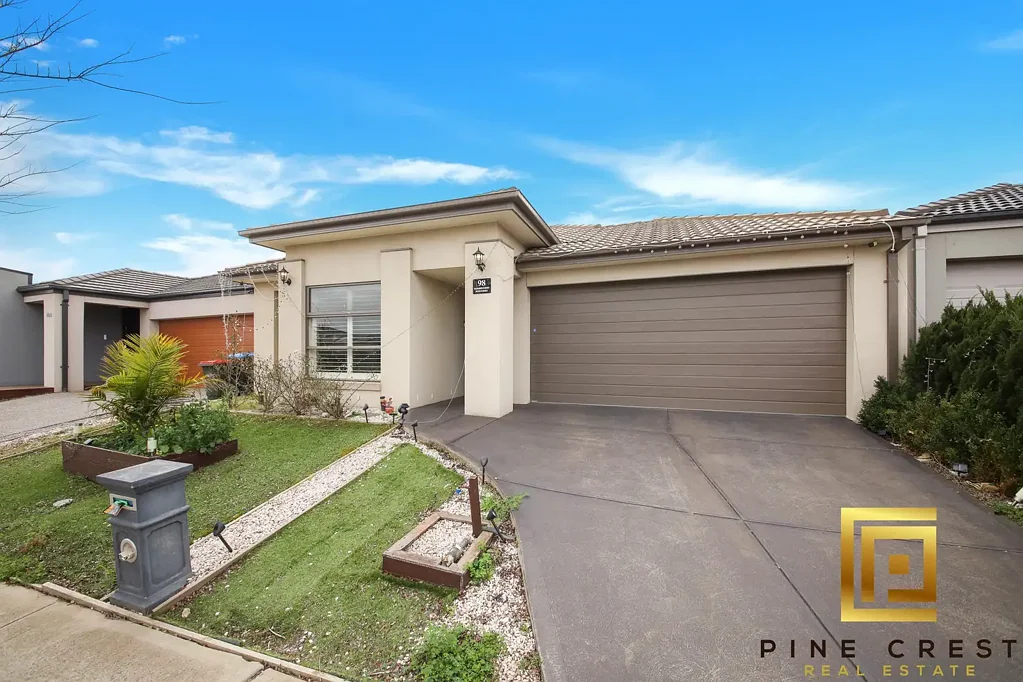 Modern Family Living in a Prime Tarneit Location!