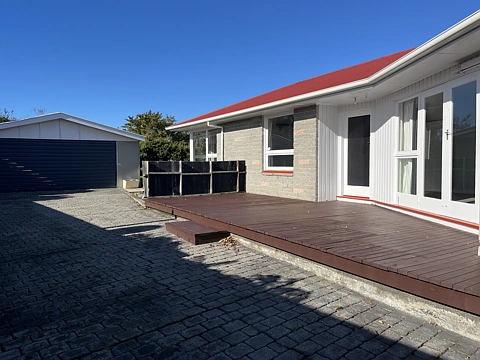 8 Kirner Street, Burwood