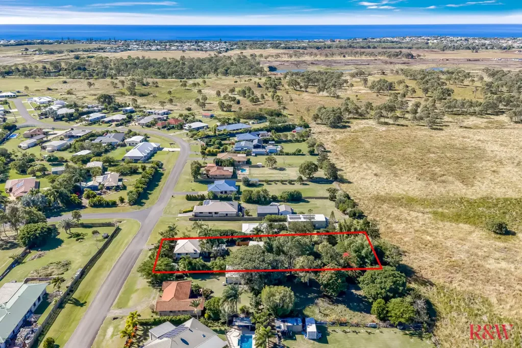 Innes Park 2Moenga Coastal Cottage Retreat on Rare 2,408m² – Private Paradise with Ocean Views