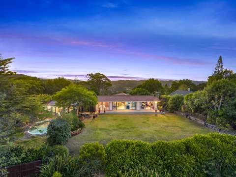Swanson 3部屋 Resort Style Living | Views | Lawn | Pool