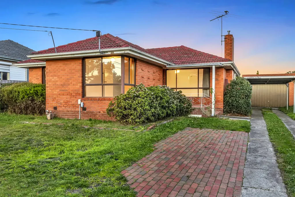 Springvale 3 Bedroom ENDLESS POTENTIAL ON 810M² (APPROX.) IN PRIME SPRINGVALE LOCATION