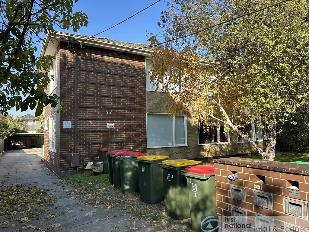 Ideally Located Flat