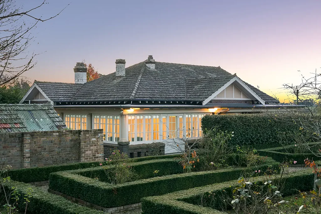 Moss Vale 3Phòng ngủ "Karingal" - Historic Charm, Significant Landholding, Exceptional Potential (STCA)