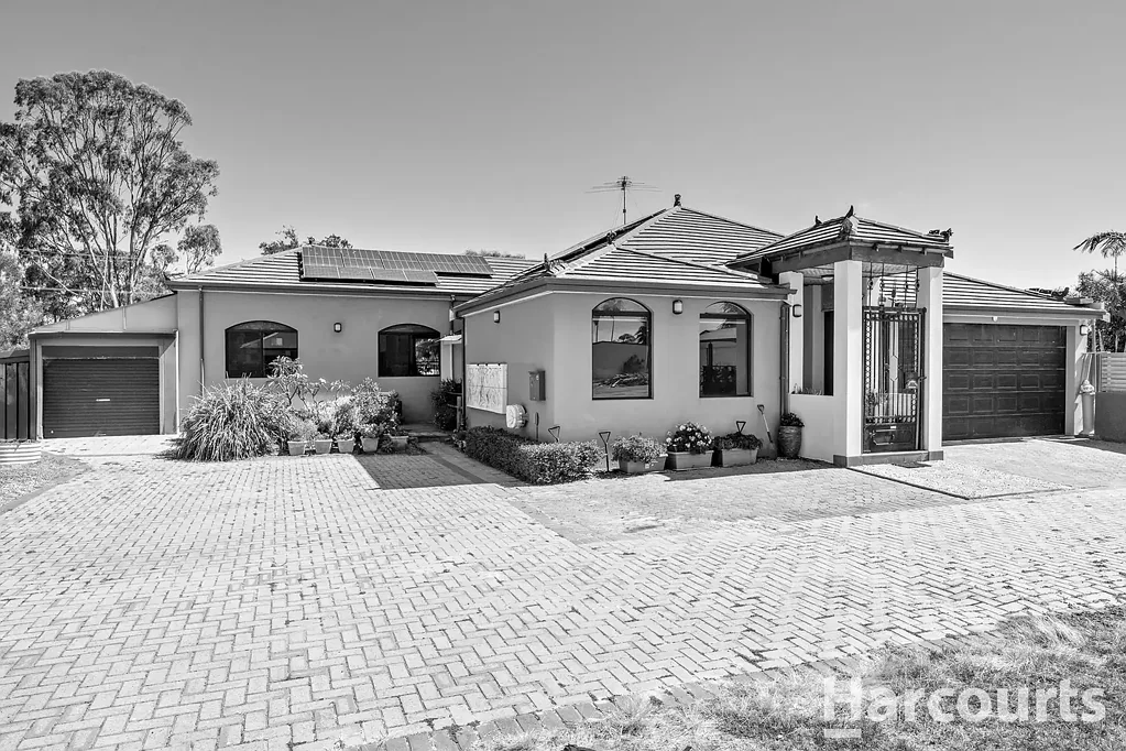 1 Strain Glen, South Yunderup, WA 6208