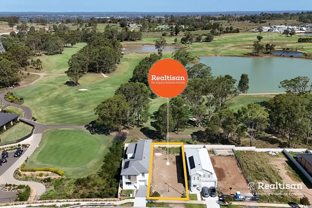 Gledswood Hills 5Moenga Build your dream in full golf course , featuring an unbeatable direct view of the golf course and lake water from the backyard and upstairs balcony.