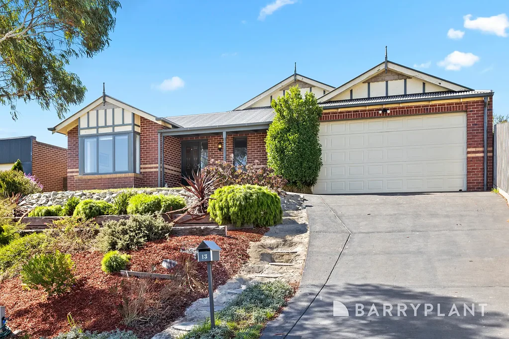 Korumburra 4Zimmer Modern Heritage-Style Family Home with Timeless Charm & Contemporary Comfort