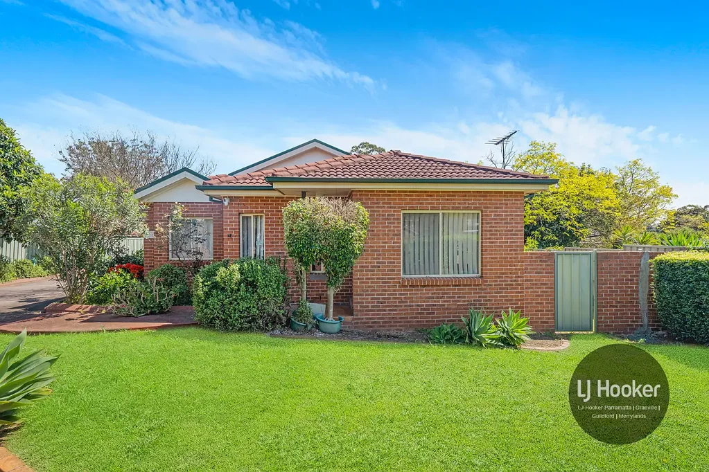 South Wentworthville 2Zimmer Street Facing Light Filled Villa