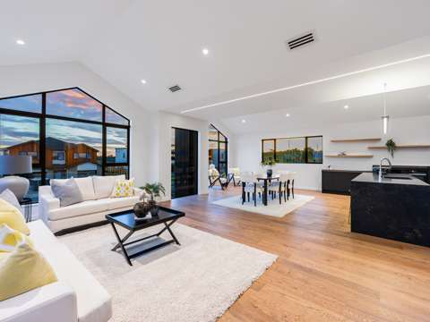 Long Bay 4 Bedroom Luxurious Features, Breathtaking Views