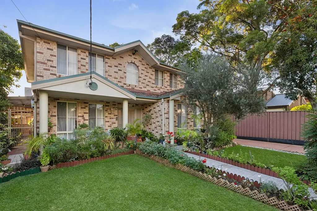 Croydon Park 4ห้องนอน Outstanding opportunity on a blue-chip 1012sqm block