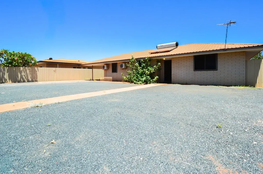 South Hedland 4Kwarto SOLID BRICK HOME WILL SUIT THE INVESTOR