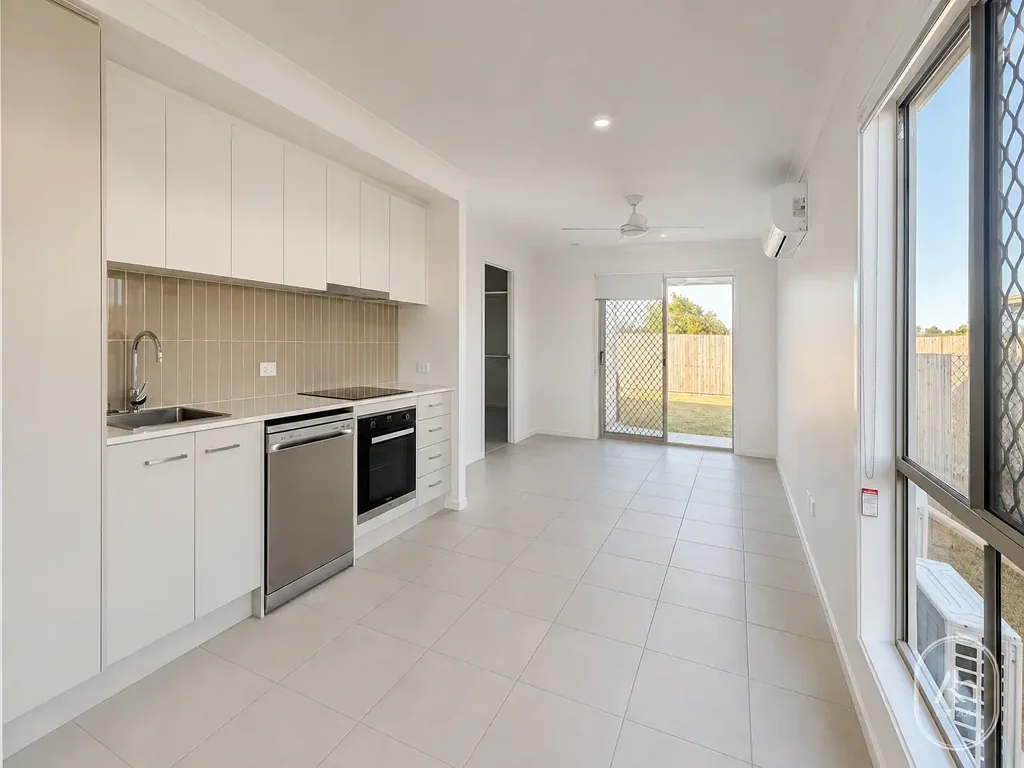 Modern 2-Bedroom Home with Single Garage in Greenbank