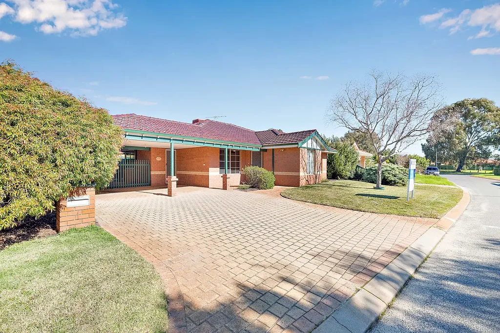 Ballajura 5 Bedroom Sought-After Location – Ideal for Tradesperson