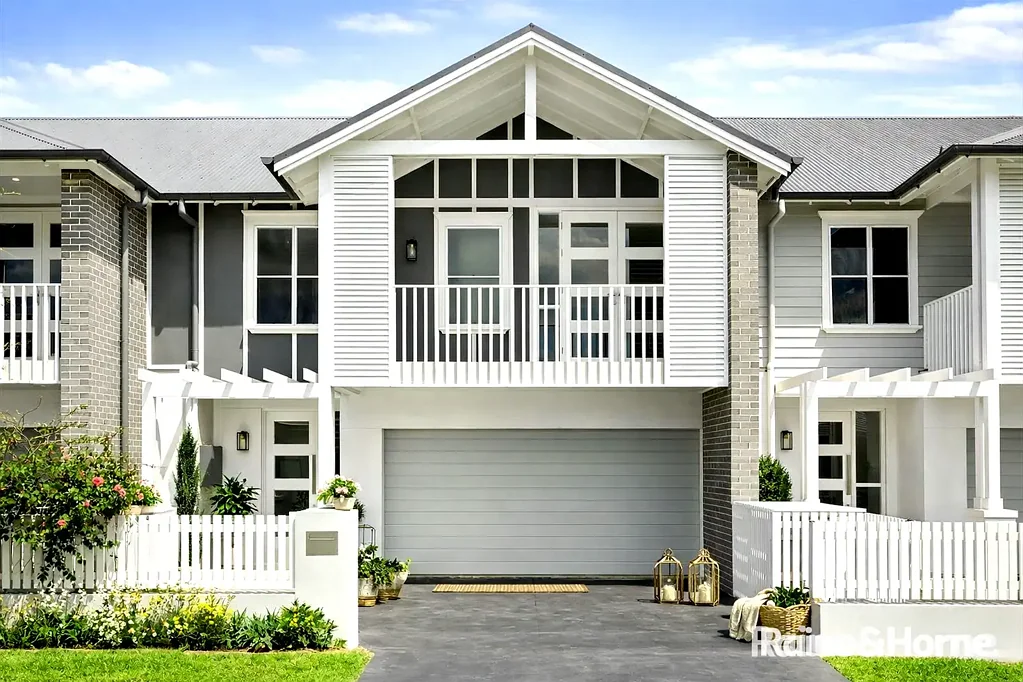 Oran Park 4침실 Luxury Turnkey Terrace | Torrens Title | Double Garage | Premium Inclusions