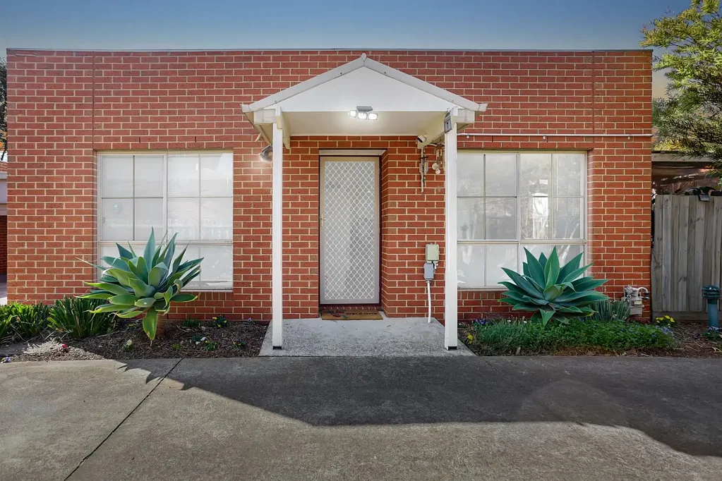 Melton South 2ਬੈੱਡਰੂਮ ✨Low-Maintenance Living with Modern Updates in a Convenient Location