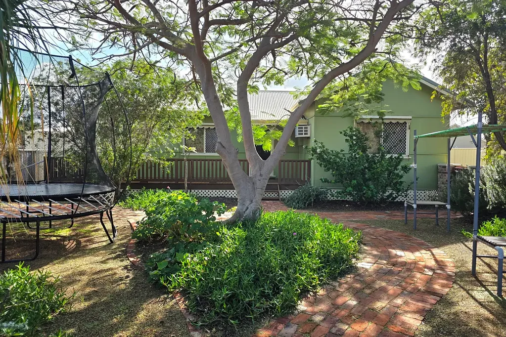 Beresford 2 Bedroom Beresford Charmer!
