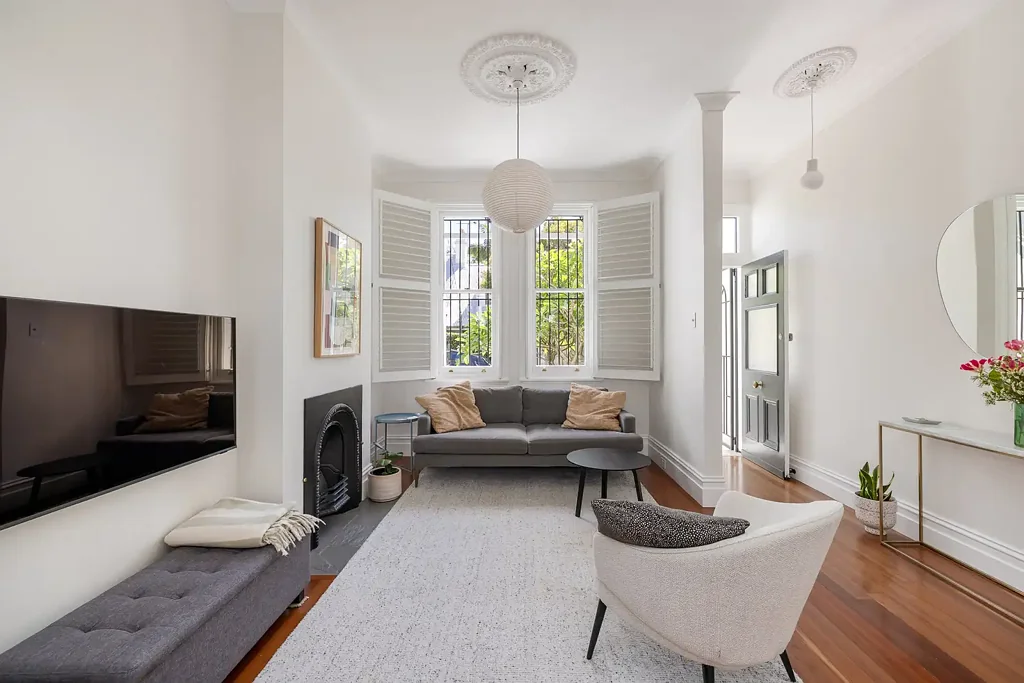 Quality terrace in area's residential heart