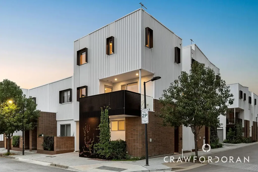 Bowden 3房  Award-Winning Townhouse Living Tuned to Bowden's Walkable Beat.
