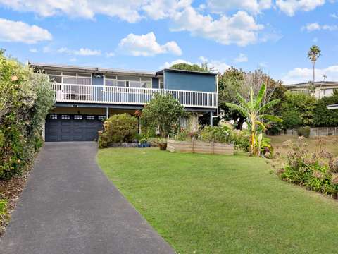 Mairangi Bay 4部屋 Classic Family Home!