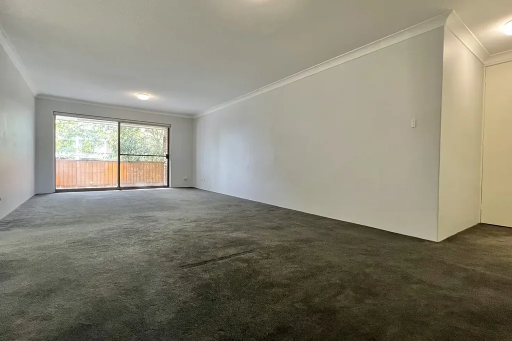 Top floor 2 bedroom apartment