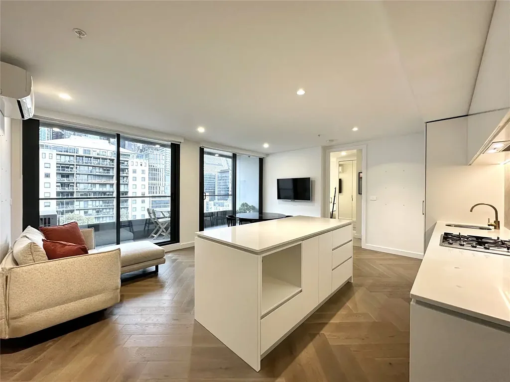 Sensational 2 Bedrooms Furnished Apartment in Perfect Location!