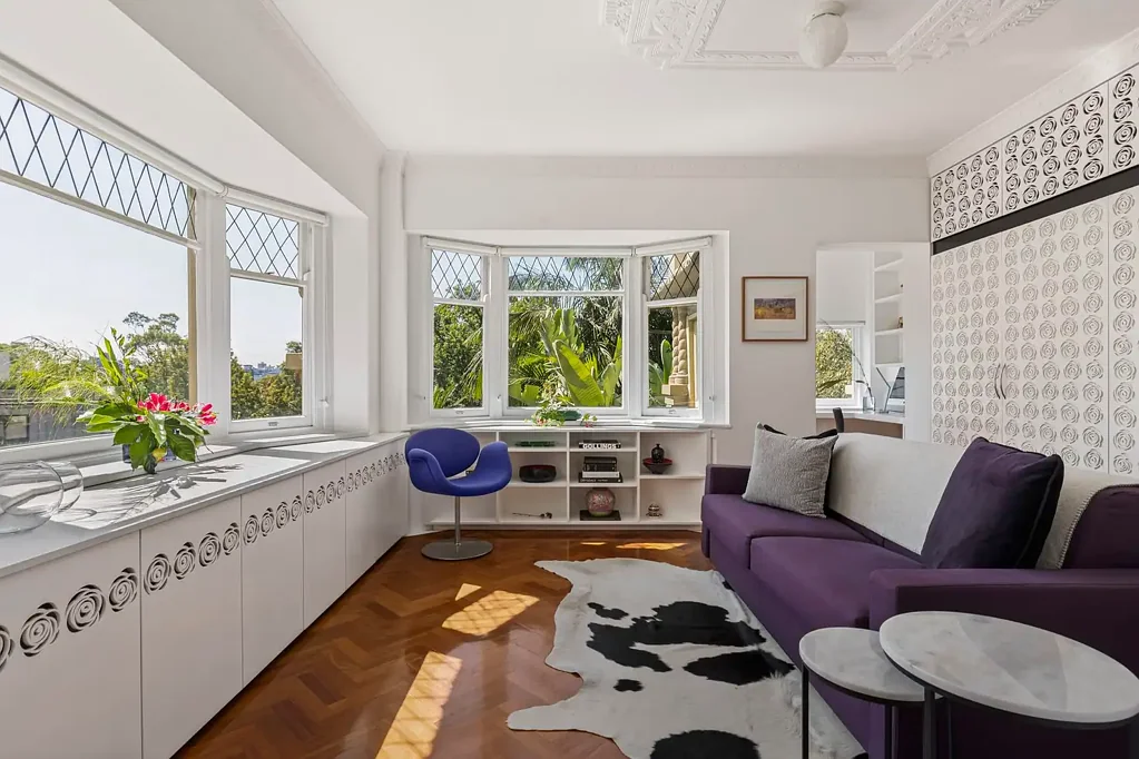 South Yarra 1房 海滨瑰宝 朝北视野 河流景观 历史建筑 精心设计 高天花板 装饰艺术 现代改造 南雅拉便利 Beverley Hills Glamour by the Botanic