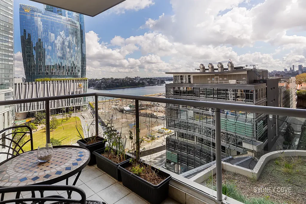 STUNNING NORTH WEST FACING ONE BEDROOM APARTMENT | Furnished