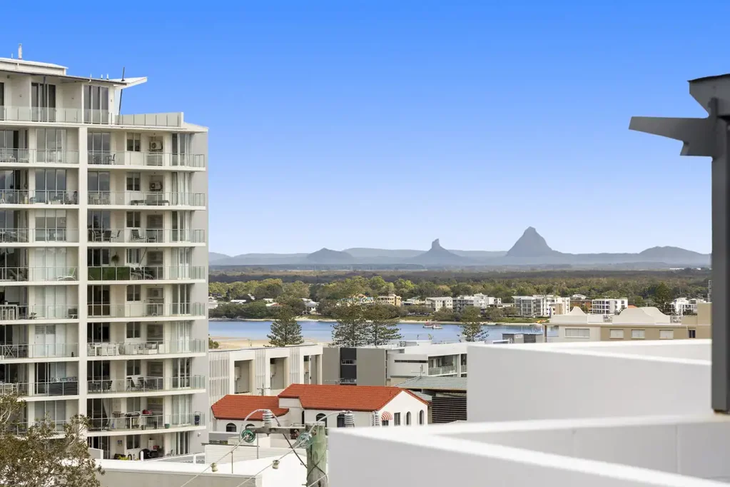 Caloundra 2ਬੈੱਡਰੂਮ Dream Coastal Destination: Ocean Views + 400m to the Beach!