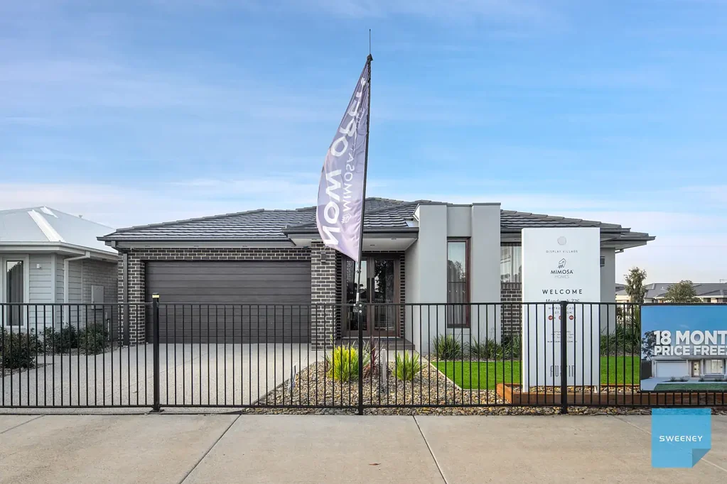 Lara 4Moenga Unsurpassed Modern Elegance In Premium Austin Estate Location!