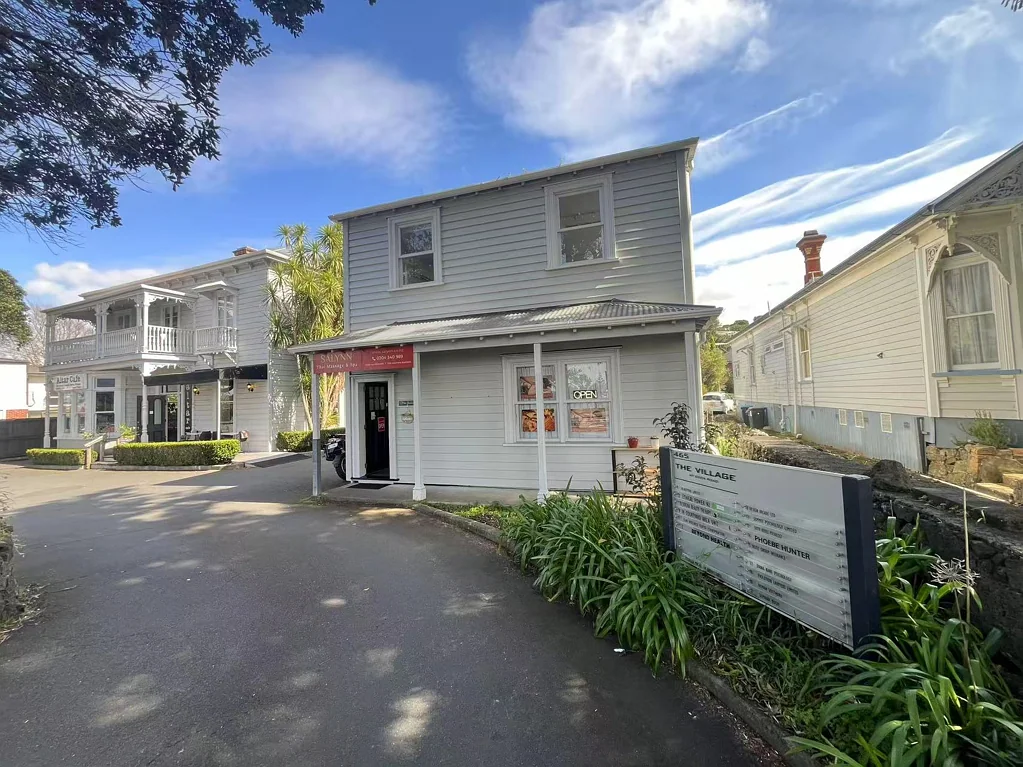 Mount Eden Affordable office in Central of Mt Eden