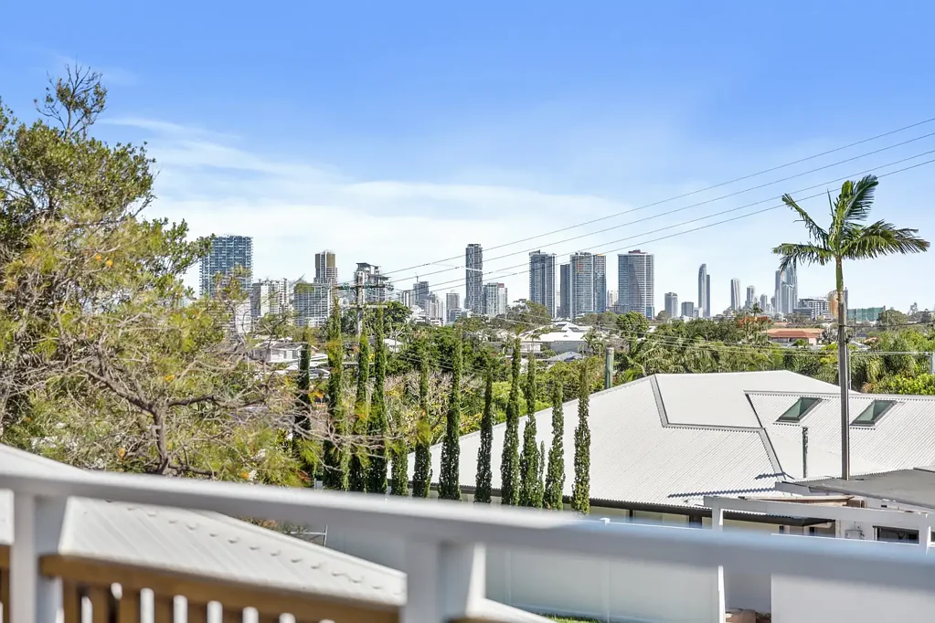 3 Schneider Avenue, Labrador, QLD 4215