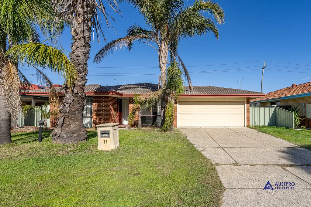 11 Hotchkiss Close, Thornlie, WA 6108