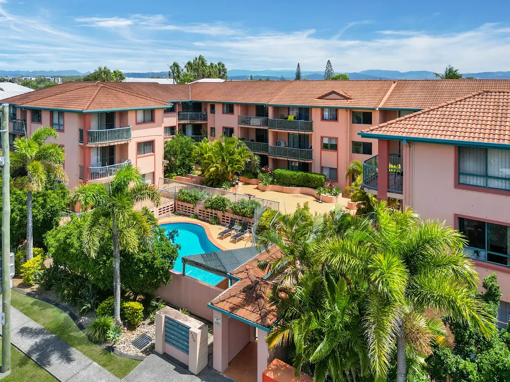 2 Bedroom Unit in Great Location!