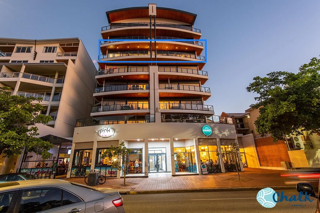 FULLY FURNISHED! EXECUTIVE OCEAN VIEW APARTMENT!