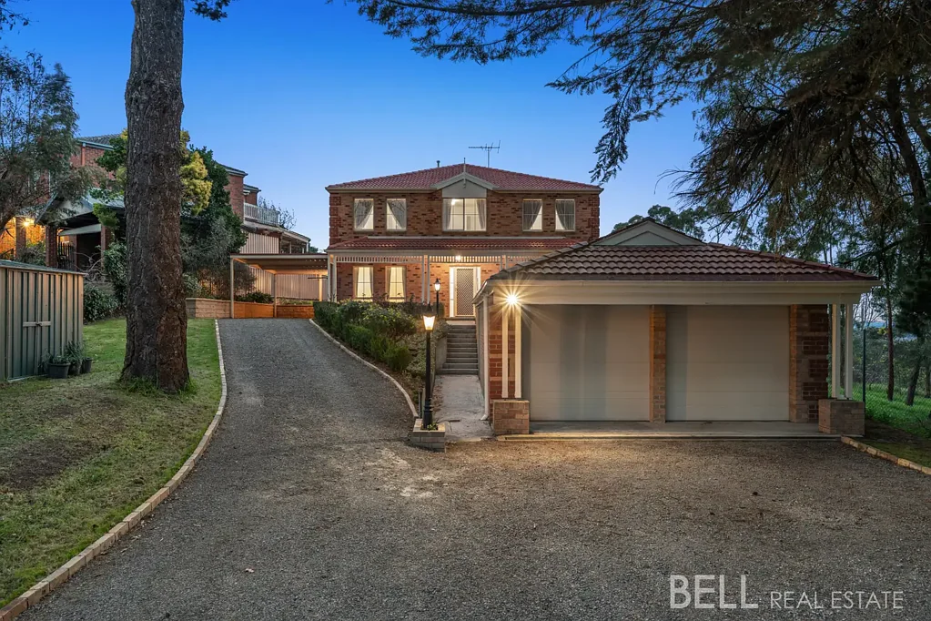 Mount Evelyn 6房 宽敞的家庭生活，置身黄金地段 Generous Family Living in a Golden Setting