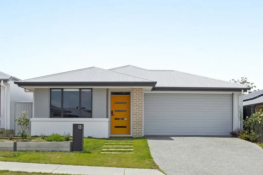 Yarrabilba 4Zimmer Contemporary Family Haven with Stylish Finishes & Two Living Zones!