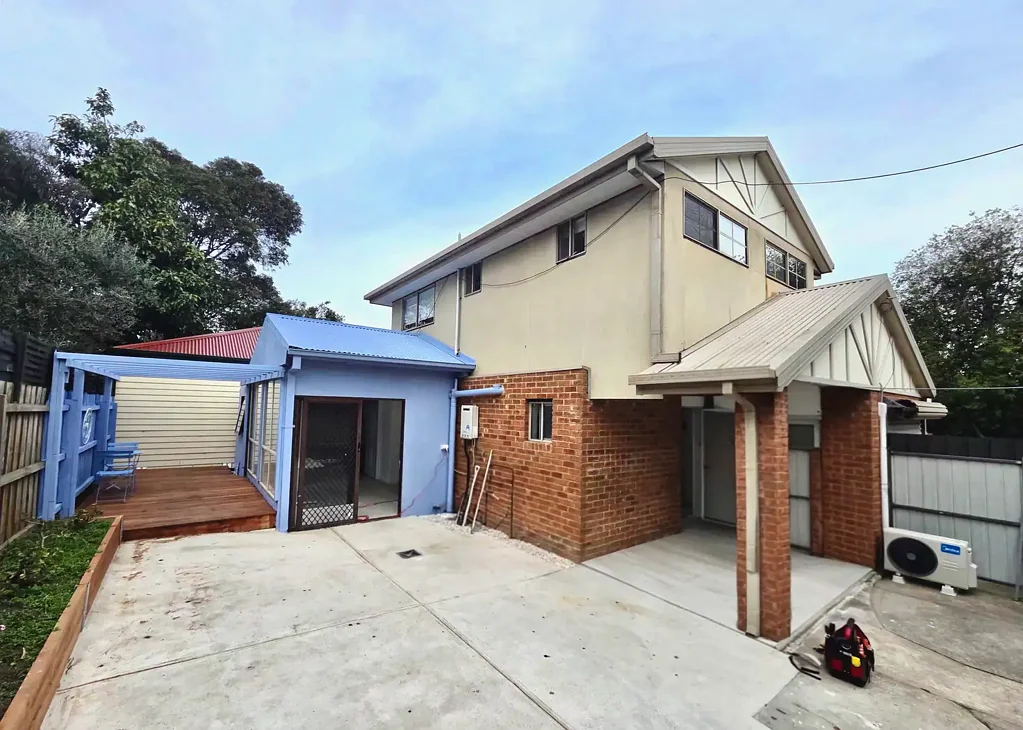 Modern 4-Bedroom Unit in Prime Location