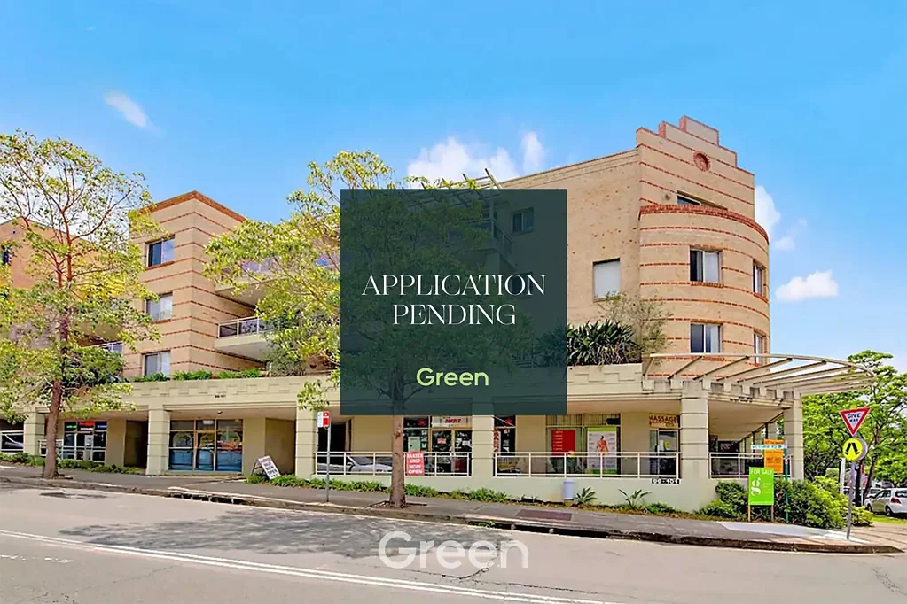 Bright, Contemporary Apartment Just Moments from Shops & Transport!