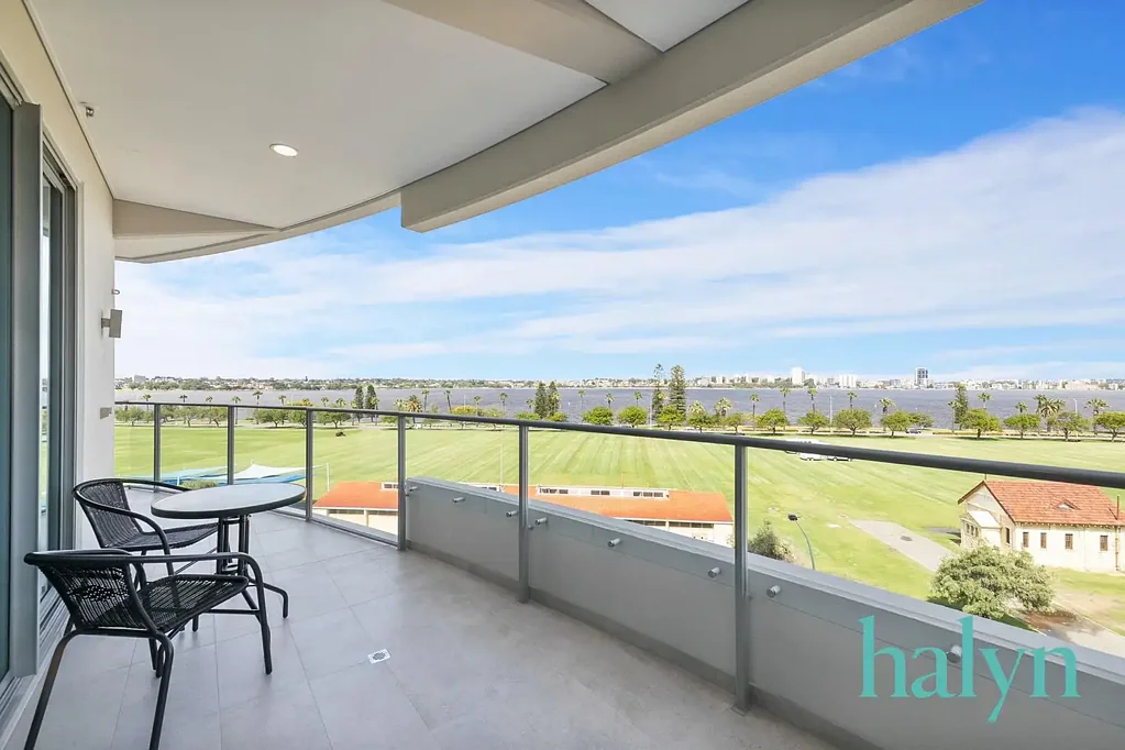 Stunning fully furnished and equipped apartment on Terrace Road!