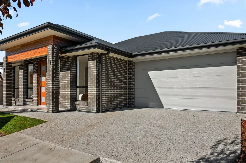 Morphett Vale 4غرفة نوم Stylish Feature, Family Function & Fresh New Build Feels