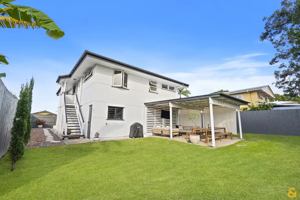 Wynnum West 3Phòng ngủ Renovated to Impress | Move Straight In & Enjoy | Side Street Access