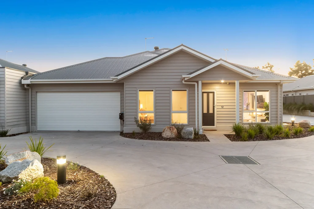 12/2 Burke Street, Hastings, VIC 3915