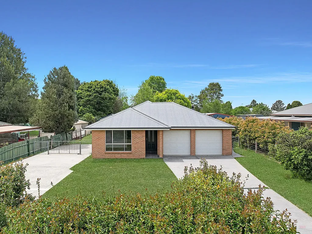 43 Parkes Road, Moss Vale, NSW 2577